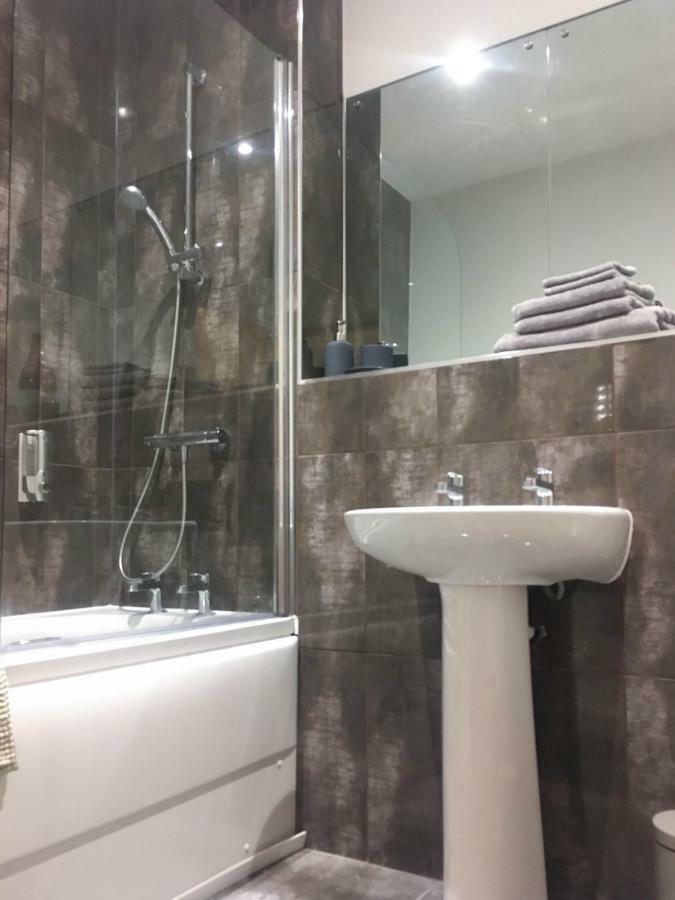 Luxury 1 Bed Apartment In City Centre With Parking Chester Zewnętrze zdjęcie