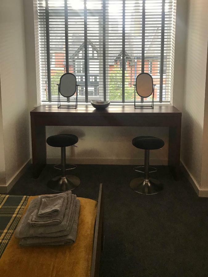 Luxury 1 Bed Apartment In City Centre With Parking Chester Zewnętrze zdjęcie