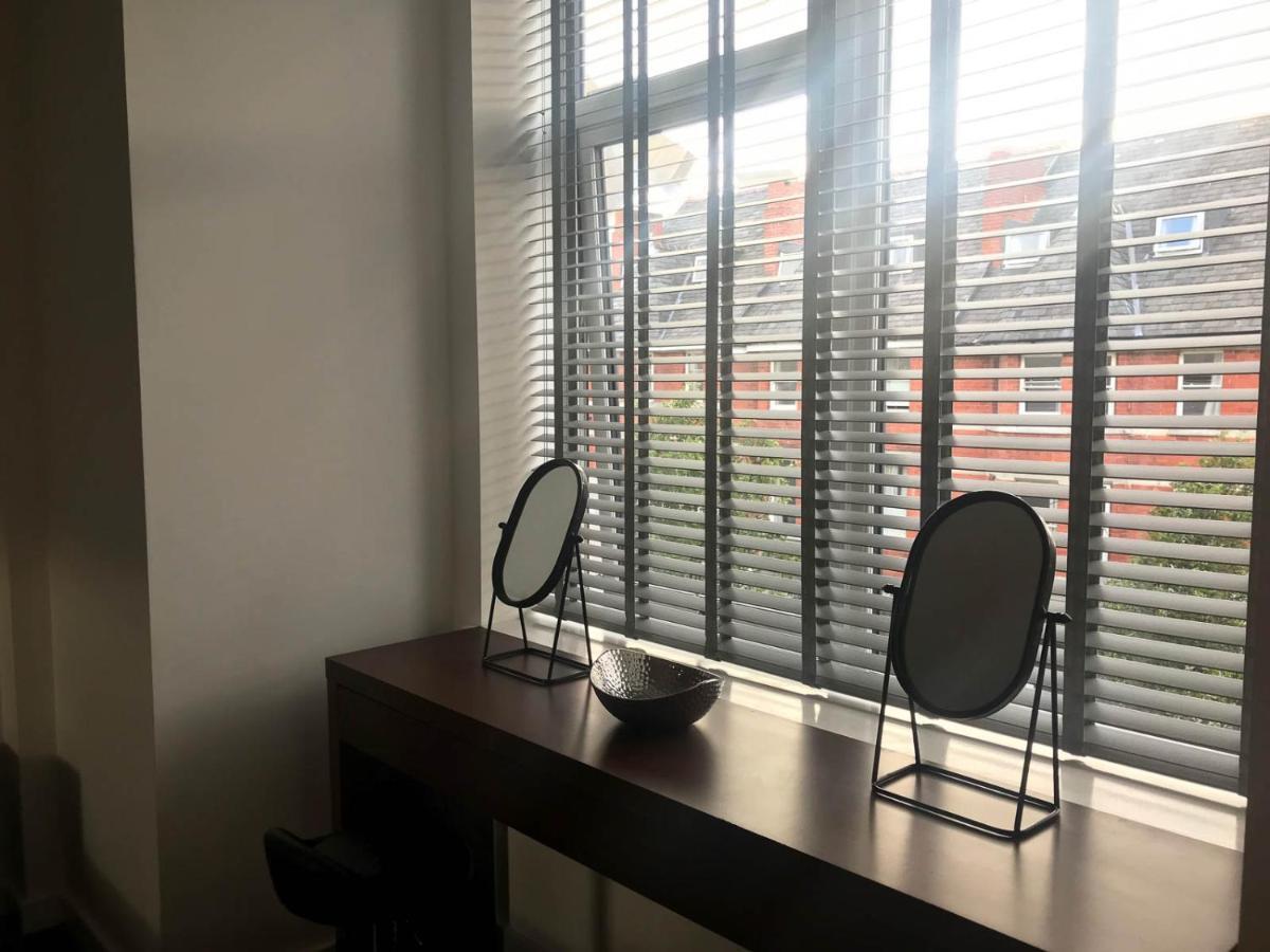 Luxury 1 Bed Apartment In City Centre With Parking Chester Zewnętrze zdjęcie